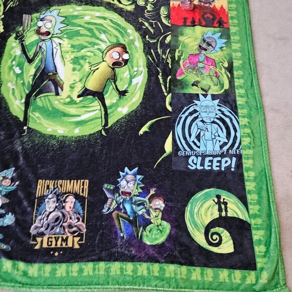 Rick & Morty Fleece Blanket Throw 50x60 Black Green Purple Red - Picture 5 of 9